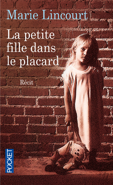 PETITE FILLE DANS LE PLACARD