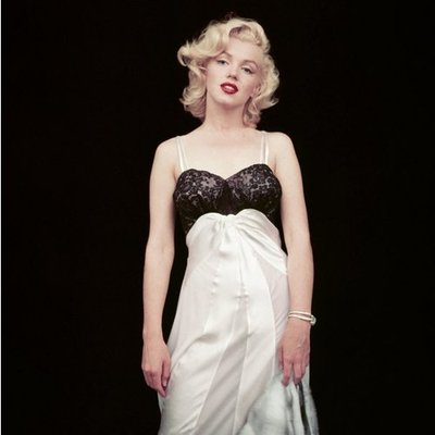 THE ESSENTIAL MARILYN MONROE  BY MILTON H. GREENE : 50 SESSIONS (NEW ED) /A