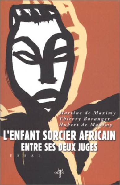 L´ENFANT SORCIER AFRICAIN ENTRE SES DEUX JUGES