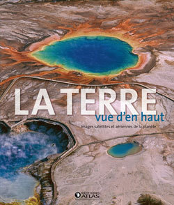 TERRE VUE D'EN HAUT